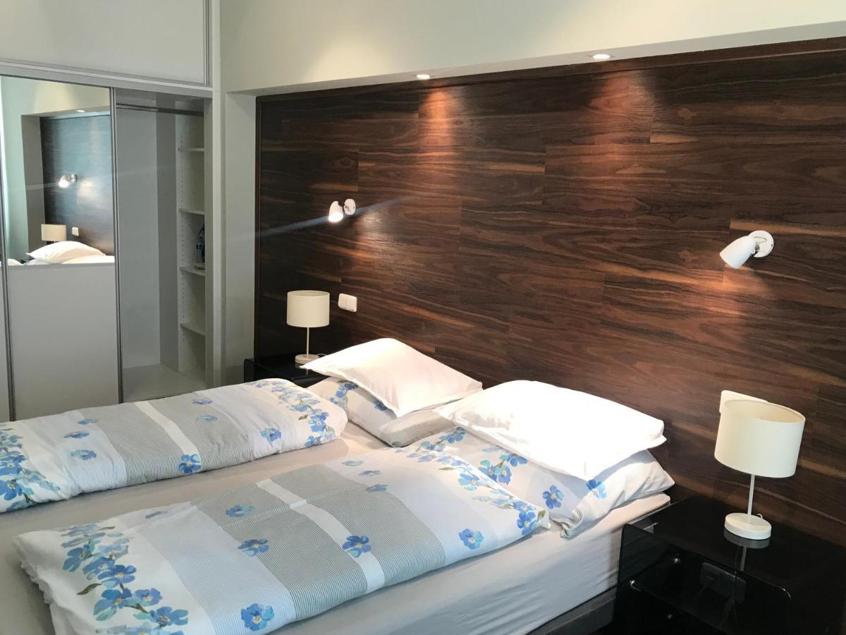 Apartman U Kolonady Κάρλοβι Βάρι Εξωτερικό φωτογραφία