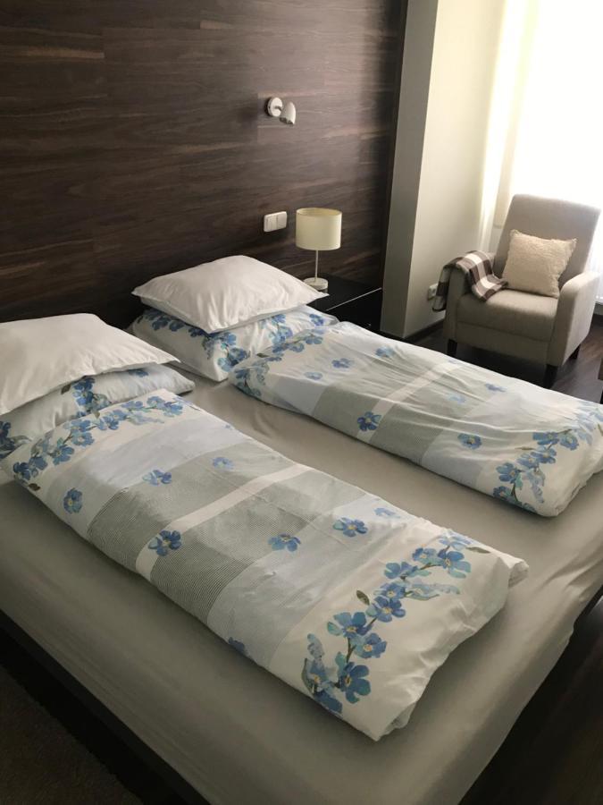 Apartman U Kolonady Κάρλοβι Βάρι Εξωτερικό φωτογραφία