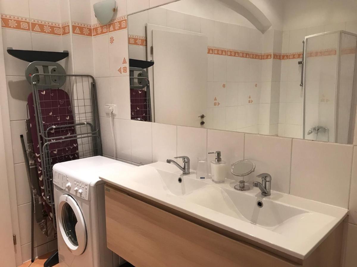 Apartman U Kolonady Κάρλοβι Βάρι Εξωτερικό φωτογραφία
